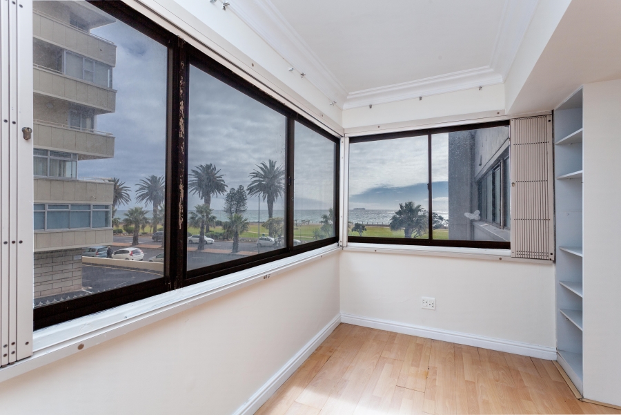 3 Bedroom Property for Sale in Sea Point Western Cape